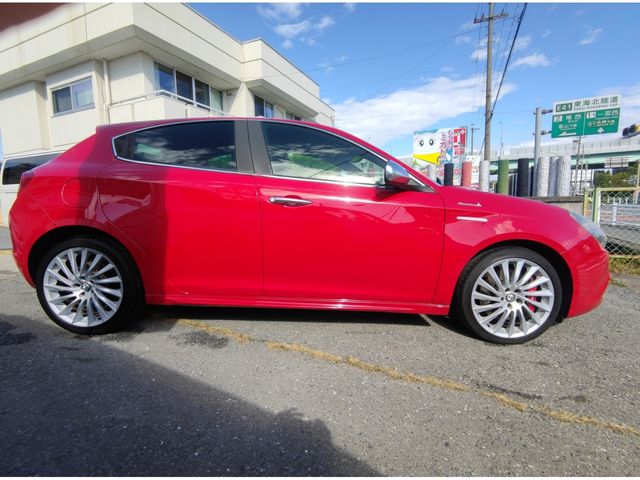 ALFA ROMEO GIULIETTA 2014-09 23676-21