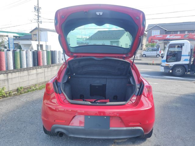 ALFA ROMEO GIULIETTA 2014-09 23676-20