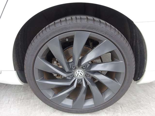 VolksWagen ARTEON 2017-11 181304-13