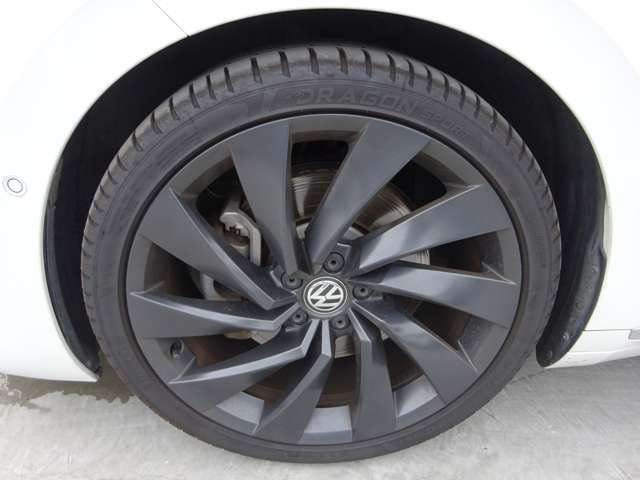 VolksWagen ARTEON 2017-11 181304-12