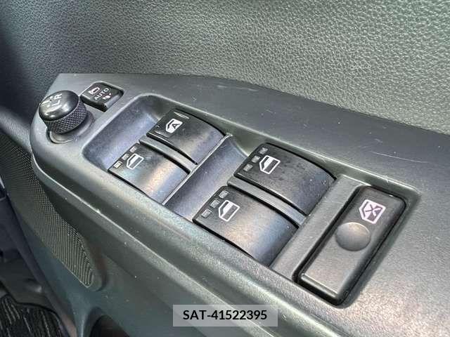 Daihatsu WAKE 2018-04 207157-12