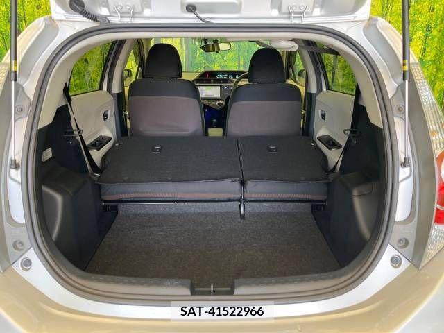 Toyota AQUA 2014-07 260642-11