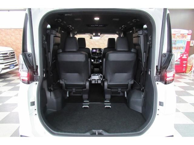 Toyota VOXY HYBRID 2022-06 28461-14