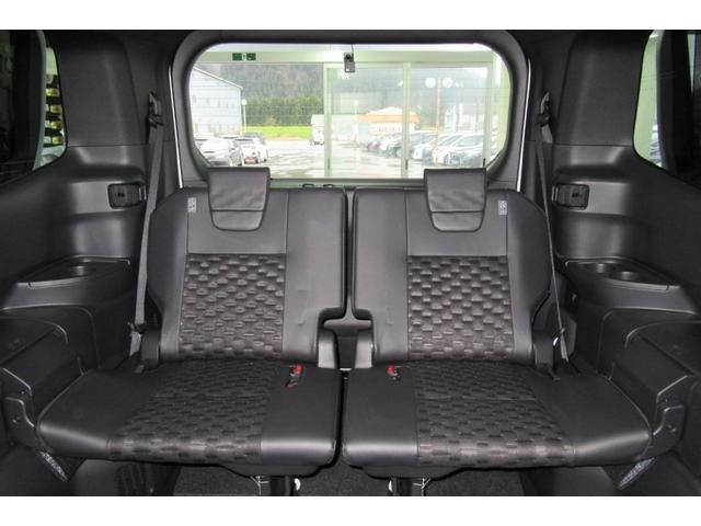Toyota VOXY HYBRID 2022-06 28461-11
