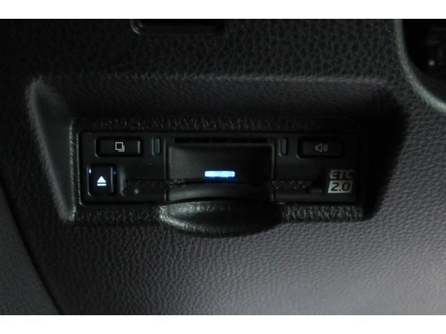 Toyota VOXY HYBRID 2022-06 28461-21