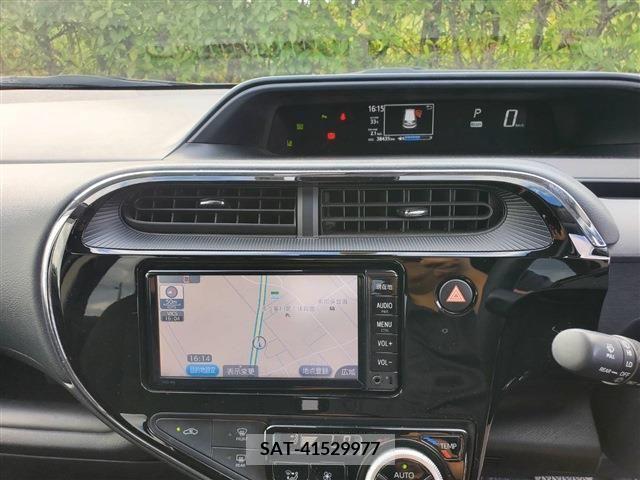 Toyota AQUA 2018-07 203657-13