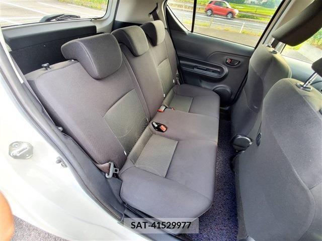 Toyota AQUA 2018-07 203657-10