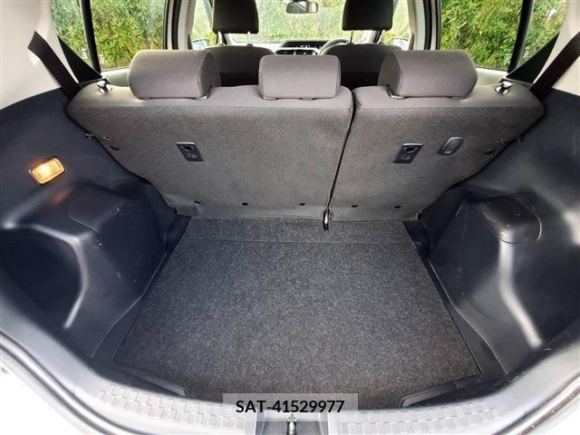 Toyota AQUA 2018-07 203657-11