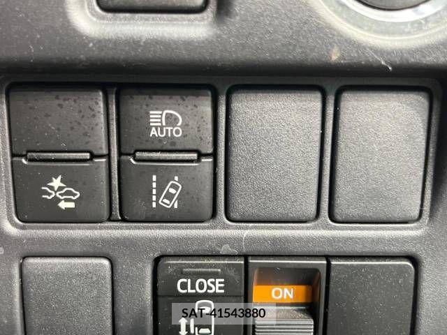 Toyota NOAH 2017-09 279477-6