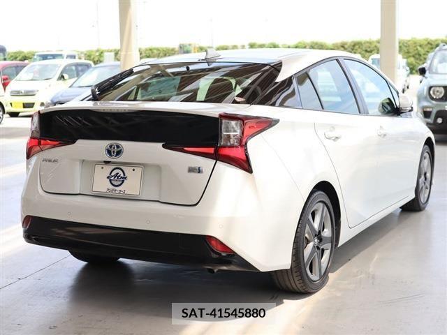 Toyota PRIUS 2022-05 322507-6
