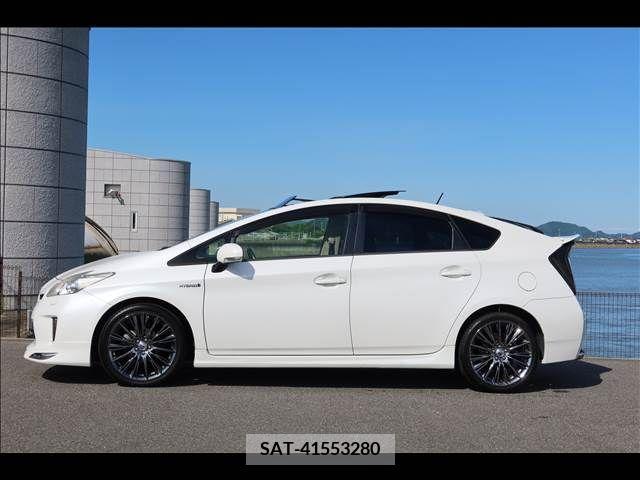 Toyota PRIUS 2013-11 322155-2