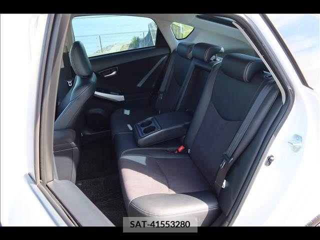 Toyota PRIUS 2013-11 322155-22