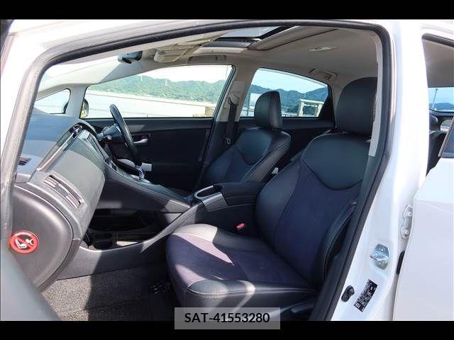 Toyota PRIUS 2013-11 322155-19