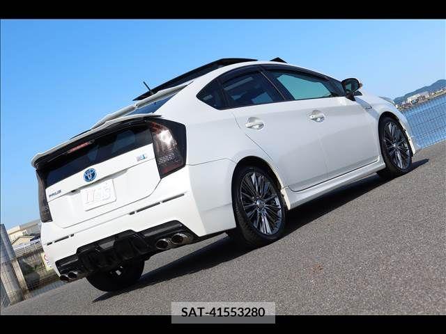 Toyota PRIUS 2013-11 322155-7