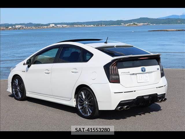 Toyota PRIUS 2013-11 322155-4