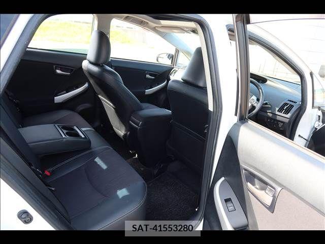 Toyota PRIUS 2013-11 322155-15