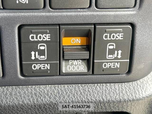 Toyota VOXY 2017-05 289041-4