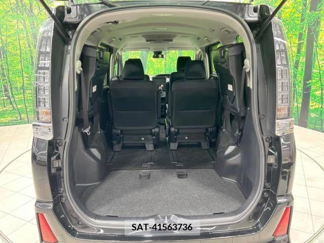 Toyota VOXY 2017-05 289041-13