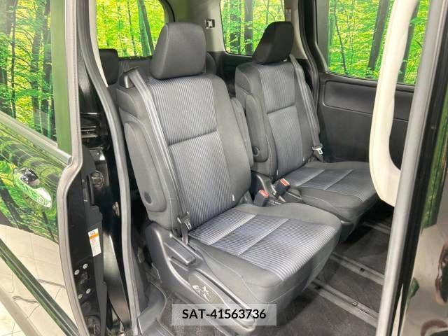 Toyota VOXY 2017-05 289041-11