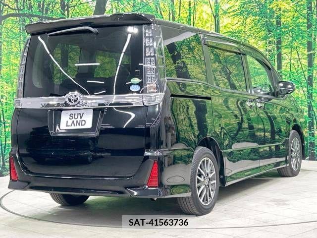 Toyota VOXY 2017-05 289041-17