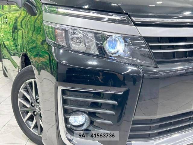 Toyota VOXY 2017-05 289041-8