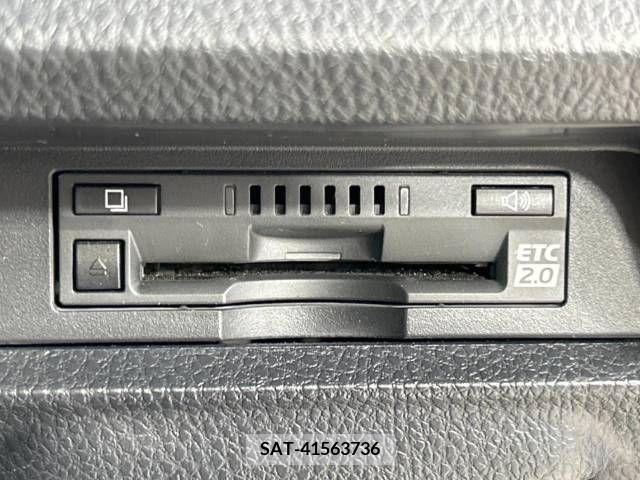 Toyota VOXY 2017-05 289041-7