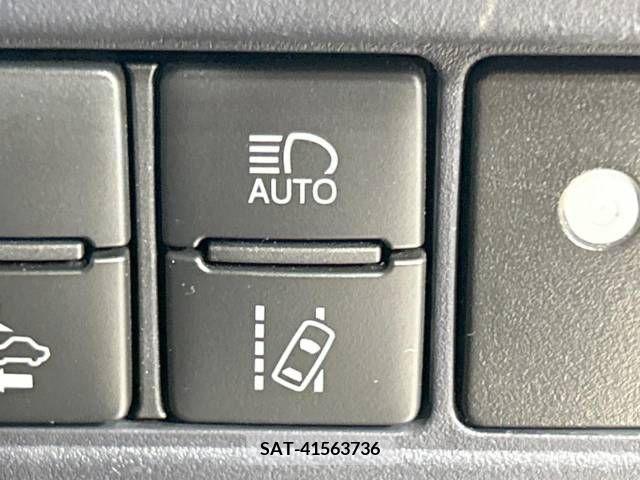 Toyota VOXY 2017-05 289041-5