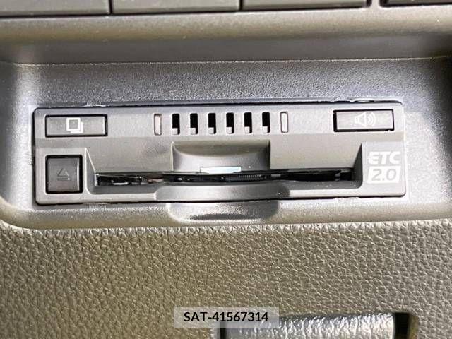 Toyota AQUA 2022-10 225085-6