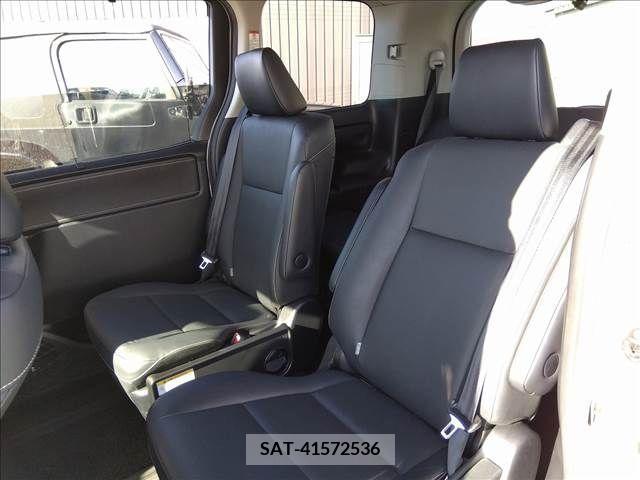 Toyota ESQUIRE 2015-02 268577-8