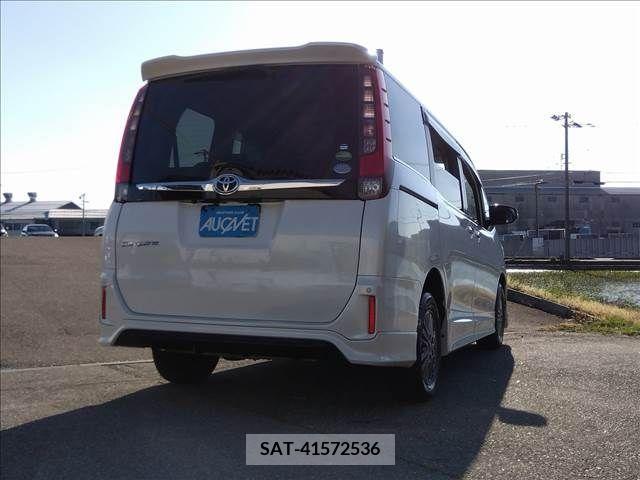 Toyota ESQUIRE 2015-02 268577-2