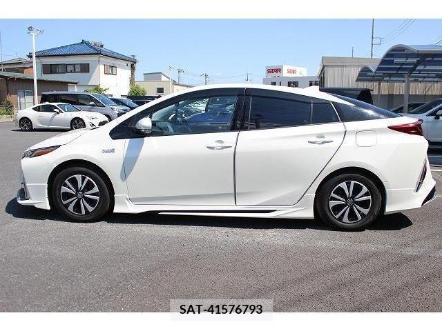Toyota PRIUS PHV 2017-05 322562-1