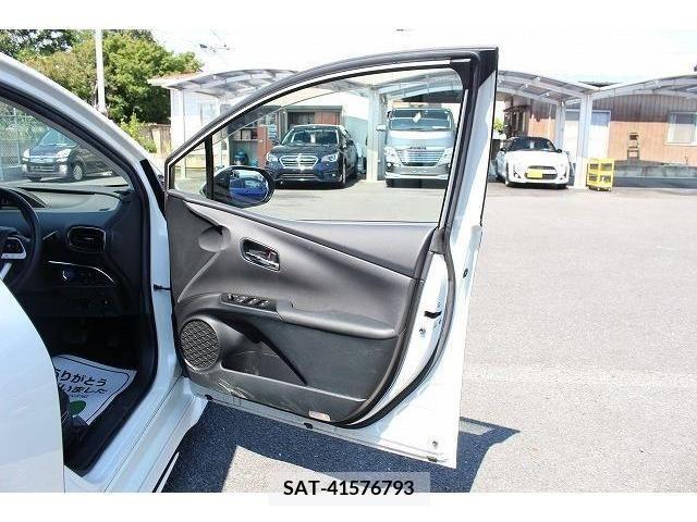 Toyota PRIUS PHV 2017-05 322562-6