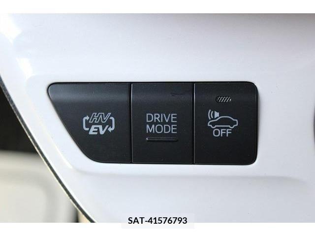 Toyota PRIUS PHV 2017-05 322562-16