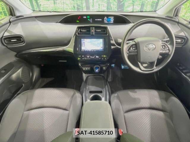 Toyota PRIUS 2019-06 366385-1