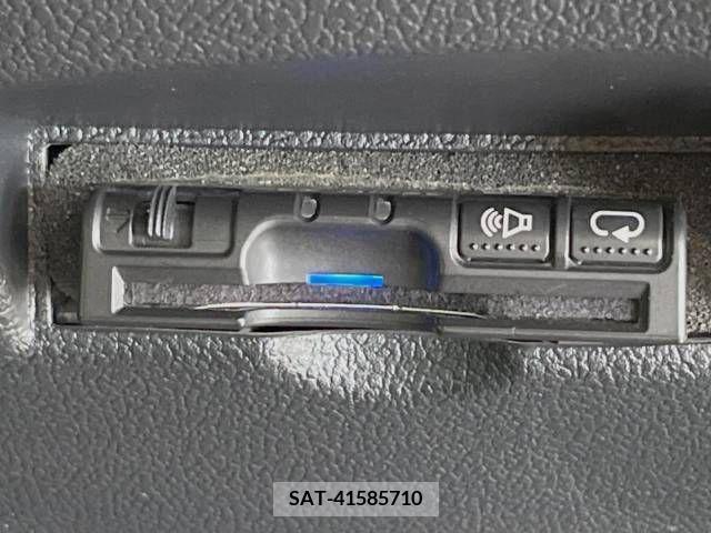 Toyota PRIUS 2019-06 366385-6