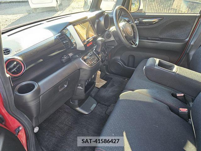 Honda N BOX CUSTOM 2016-12 306686-9