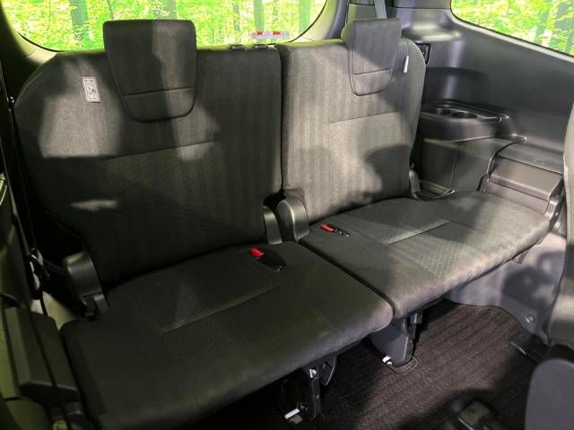 Toyota NOAH 2023-06 195147-9