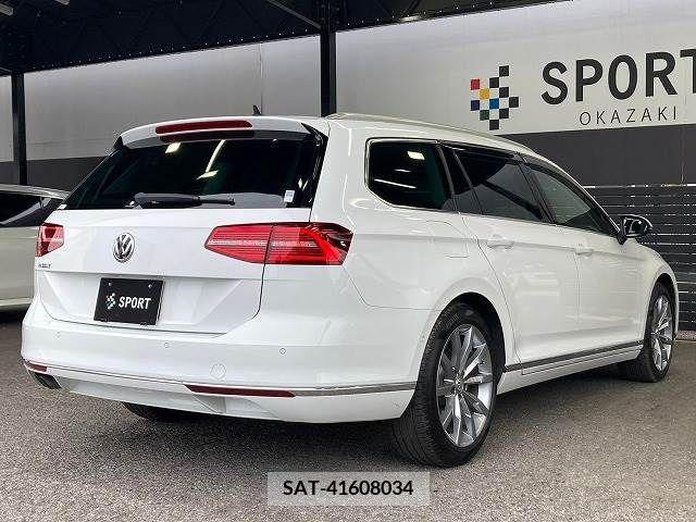 VolksWagen PASSAT VARIANT 2018-02 320216-14
