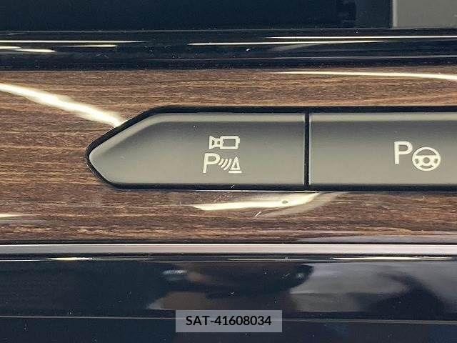 VolksWagen PASSAT VARIANT 2018-02 320216-9