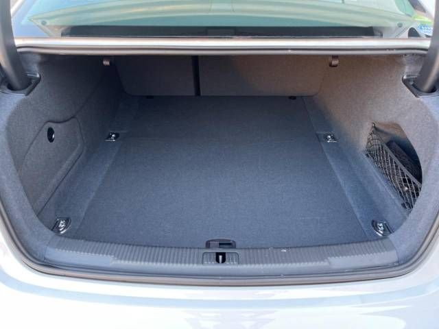 Audi A6 2013-01 14814-12