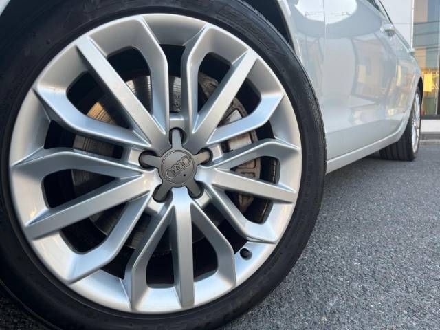 Audi A6 2013-01 14814-14