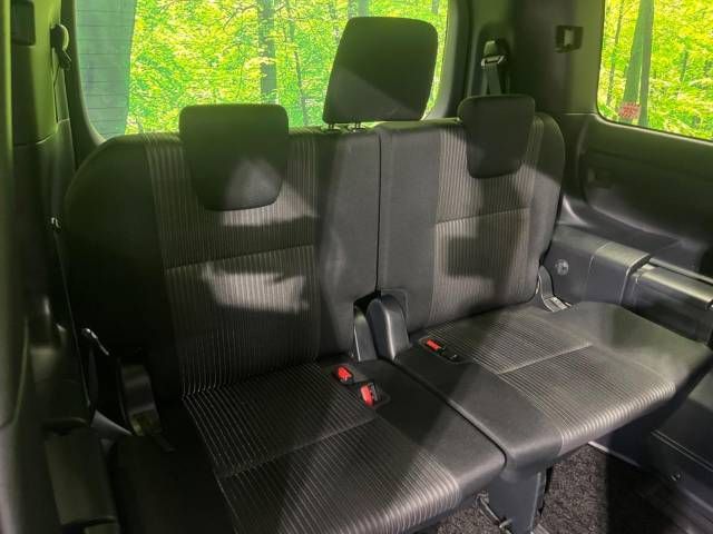 Toyota VOXY 2018-03 22473-9