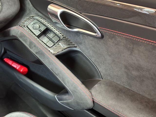 Porsche CAYMAN 2020-09 9909-23