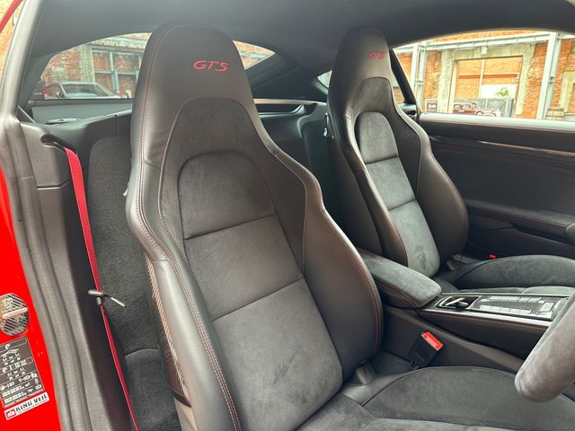 Porsche CAYMAN 2020-09 9909-4