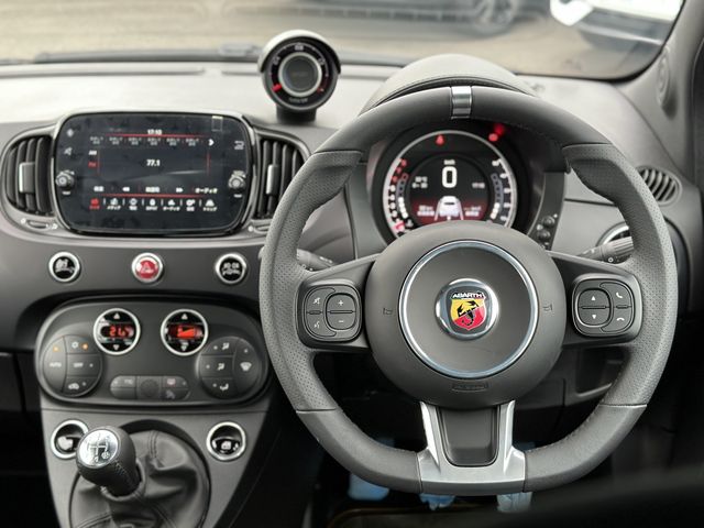 Abarth 595 2022-08 11789-2