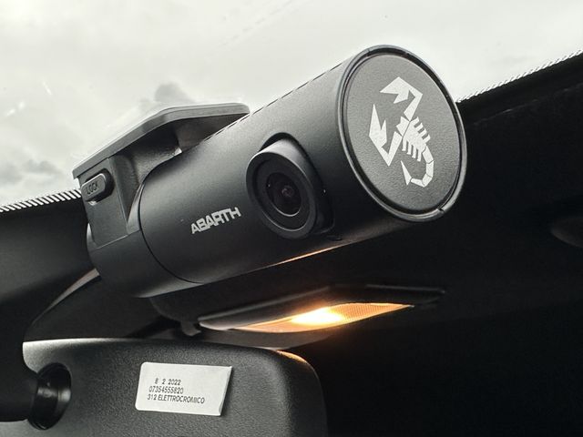 Abarth 595 2022-08 11789-3