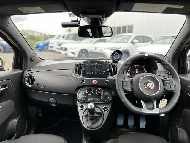 Abarth 595 2022-08 11789-1