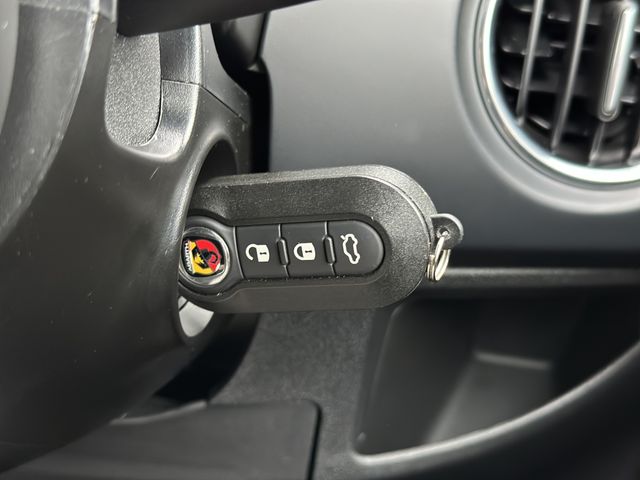 Abarth 595 2022-08 11789-14