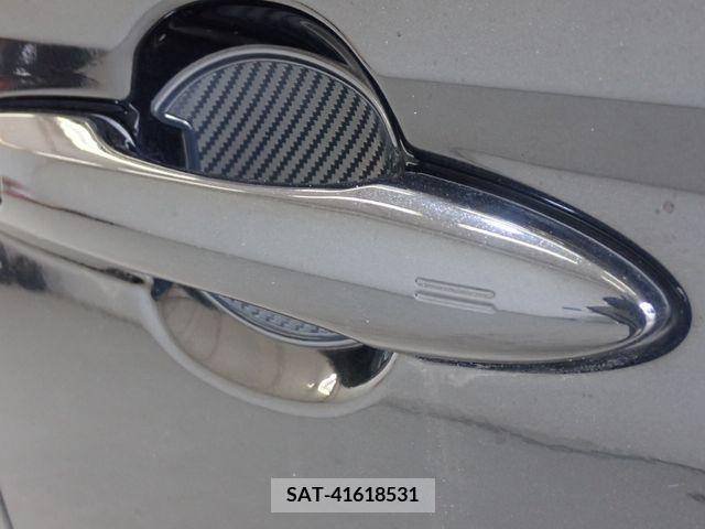 Toyota NOAH 2023-04 313617-9