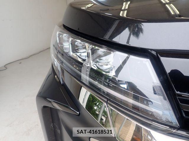 Toyota NOAH 2023-04 313617-8